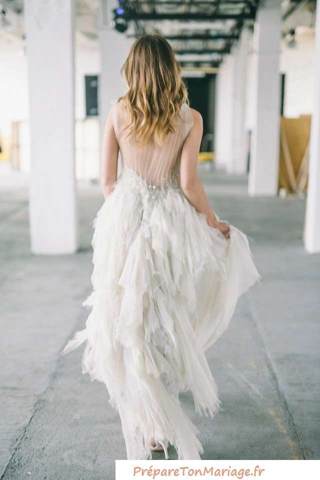 Conseils pour l'achat de votre robe de Mariée 🤩1 • Budget ✨"Tout le monde a un budget" : Tenez-vous en au vôtre et restez concentrée, cela vous aidera à orienter votre recherche.2•Lieu et environnement 🤍Affinez votre recherche en éliminant les robes qui ne conviendront pas à votre lieu et/ou à l'environnement/aux conditions météorologiques. Par exemple, si vous vous mariez dans un jardin en juillet, n'essayez pas de robes avec des manches longues ajustées et des traînes énormes, car elles ne seront pas très pratiques !3•Fit & Feel 💫La plupart des mariées regardent d'abord sur Pinterest/Instagram pour trouver l'inspiration. Vous devriez d'abord regarder dans votre garde robe. Pensez aux robes pour lesquelles vous vous sentez bien et tournez vous vers le même style pour le choix de votre robe de mariée. Vous aimez probablement ces incontournables de votre garde-robe parce qu'ils vous vont et vous flattent mieux#wedding #mariage #dress #robedemariee #weddingdress #robe #mariee #mariage2023