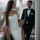 Tendances 2023 pour votre robe de mariée 🤩1• robe courte ✨Alors que traditionnellement une robe plus courte était considérée comme le domaine des mariages plus informels, les mariées choisissent désormais une mini robe de mariée, quel que soit l'endroit, pour montrer leur style et leurs jambes2•Robe de bal moderne 🤍Avec ce style, vous aurez une robe de bal chic3•Fente à hauteur de cuisse 💫Beaucoup de ces styles de robe vous permettent de contrôler la quantité de jambes exposées (particulièrement pratique si vous vous mariez à l'église), mais lors de la fête de mariage, vous pouvez non seulement mettre en valeur vos jambes, mais également vos meilleurs talons4•Fleur 🌹Alors que les fleurs font souvent les meilleures tenues de la mère de la mariée , elles sont maintenant aussi le choix parfait pour les mariées modernes.#wedding #mariage #dress #robedemariee #weddingdress #robe #mariee #mariage2023