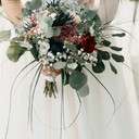 Comment choisir le bouquet de mariage ? 🤩1 Choisissez la robe de mariée avant votre bouquet• ✨Lorsque vous rencontrez votre fleuriste, assurez-vous d'apporter une photo de votre robe de mariée pour vous aider à choisir un bouquet de mariée approprié pour l'accompagner.2• Tenez compte de la forme et de la taille de votre bouquet de mariée 🤍N'oubliez pas que votre bouquet de mariée doit être plus petit que votre taille, ce qui permet de conserver votre forme naturelle.3•Attention à la combinaison de couleurs de votre robe de mariée et de votre bouquet💫Les robes de mariée colorées sont à la mode et il est très important que cela n'entre pas en conflit avec le bouquet que vous avez choisi. Les robes blanches peuvent être difficiles à assortir avec des fleurs de la même couleur4• Choisissez des fleurs de mariée de saison ❤️Certaines fleurs ne seront pas disponibles toute l'année. Choisissez les fleurs qui seront disponibles pendant la saison de votre mariage, ce qui vous aidera à économiser beaucoup d'argent#wedding #mariage #dress #robedemariee #weddingdress #robe #mariee #mariage2023