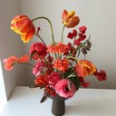 De plus en plus de couples optent pour des palettes de couleurs plus audacieuses, alors attendez-vous à voir beaucoup de roses, violets, rouges et oranges vifs pour 2022 et 2023